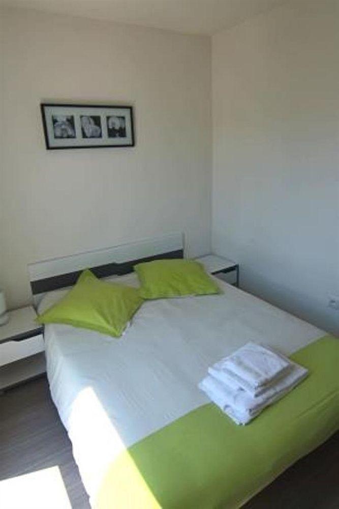 Residence Hoteliere Laudine แร็งส์ ภายนอก รูปภาพ