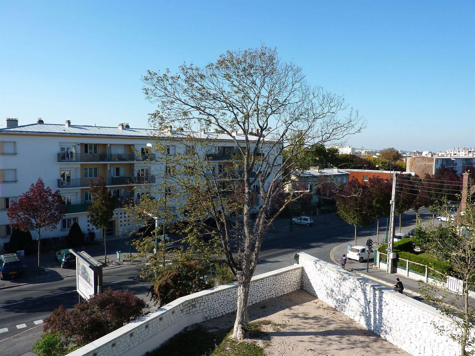 Residence Hoteliere Laudine แร็งส์ ภายนอก รูปภาพ