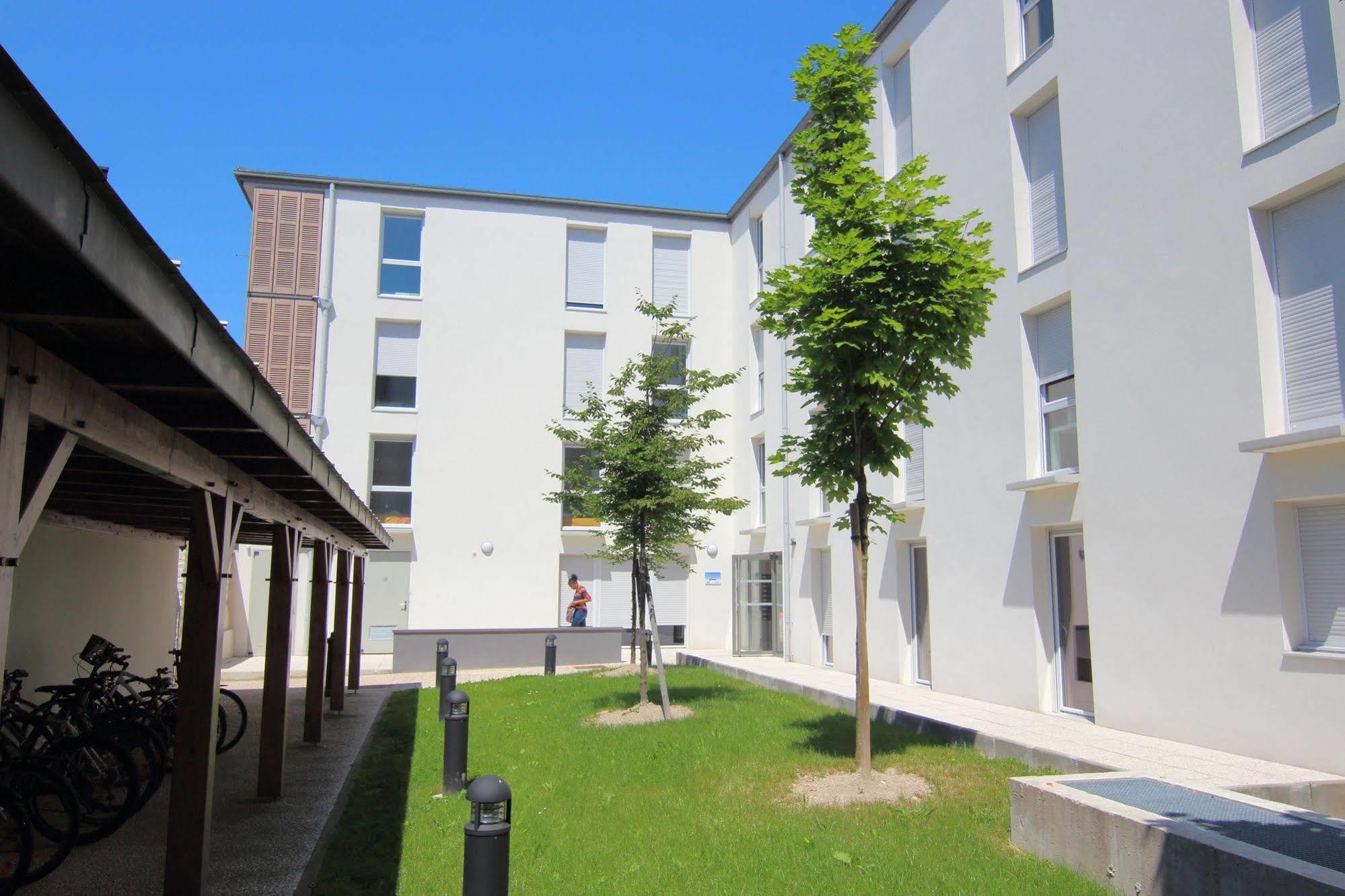 Residence Hoteliere Laudine แร็งส์ ภายนอก รูปภาพ
